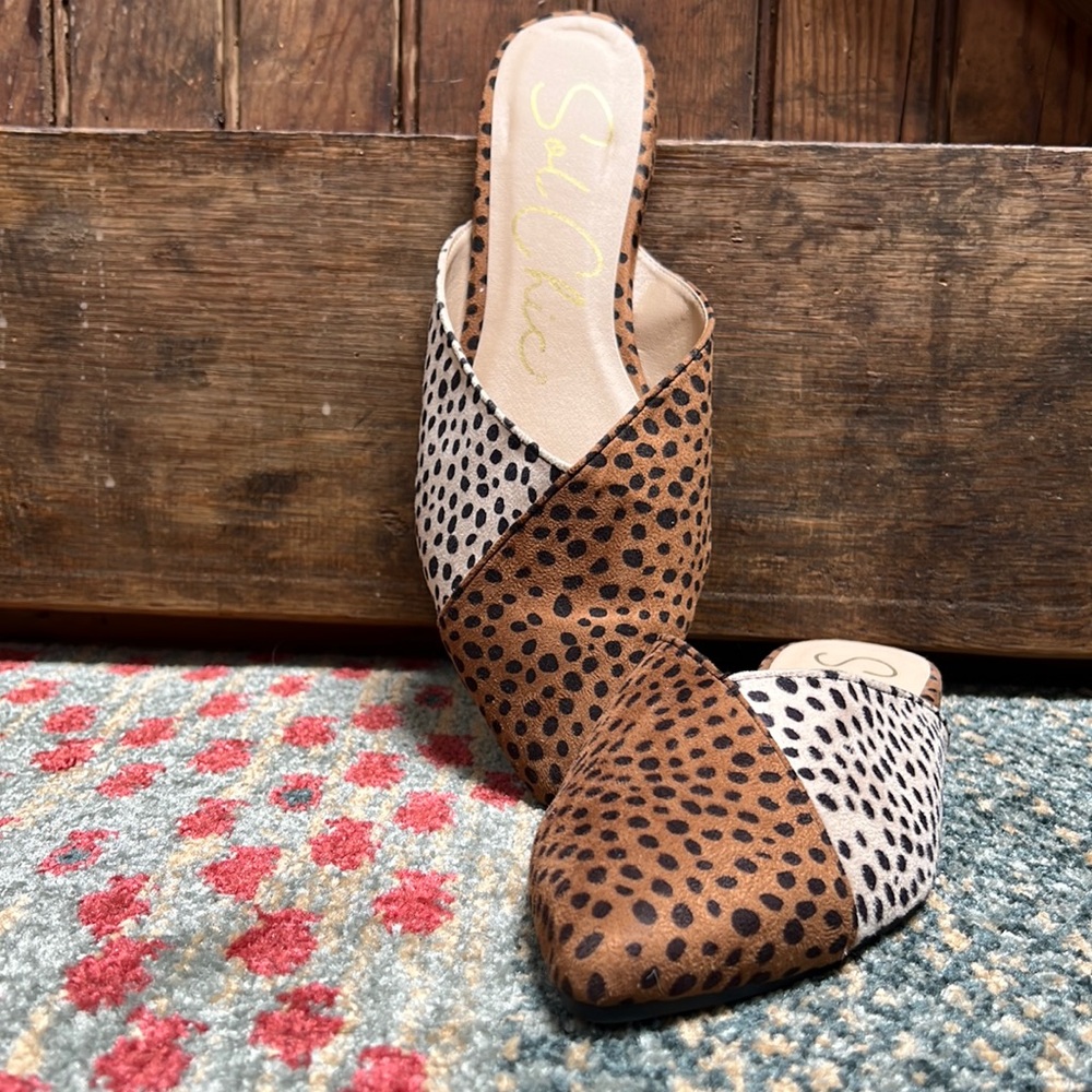 COPY - NIB Sol Chic Vegan Animal-Print Slides Size 9